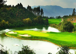 昆明春城高尔夫两场18洞、石林、云南3日高尔夫旅游
