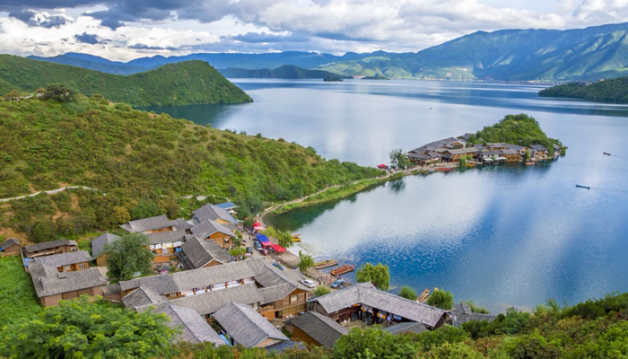 泸沽湖景色