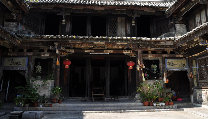 建水团山民居