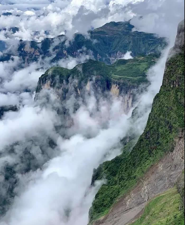 大山包鸡公山大峡谷